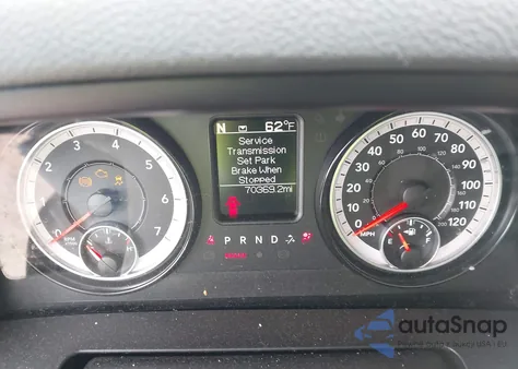 2017 Ram 1500 Express 4X4 6'4 Box из США, поврежденный, VIN 1C6RR7FT0HS760802